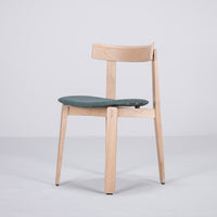 Chaise Nora chêne - tissu vert foncé